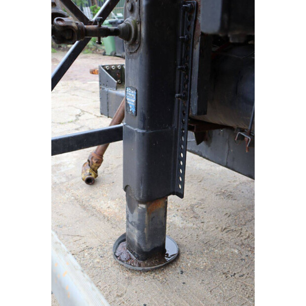1992 Uraca KD716-G-49246679