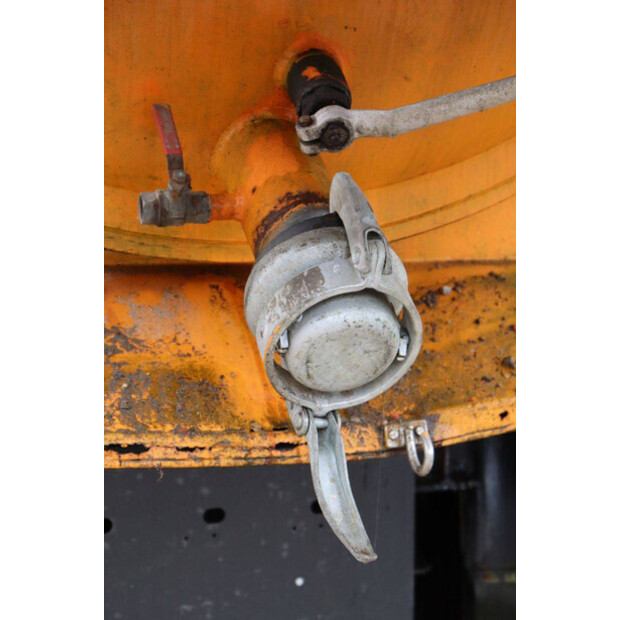 1992 Uraca KD716-G-49246687