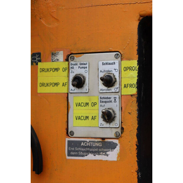 1992 Uraca KD716-G-49246689