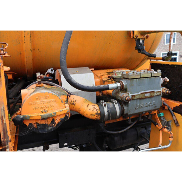 1992 Uraca KD716-G-49246695