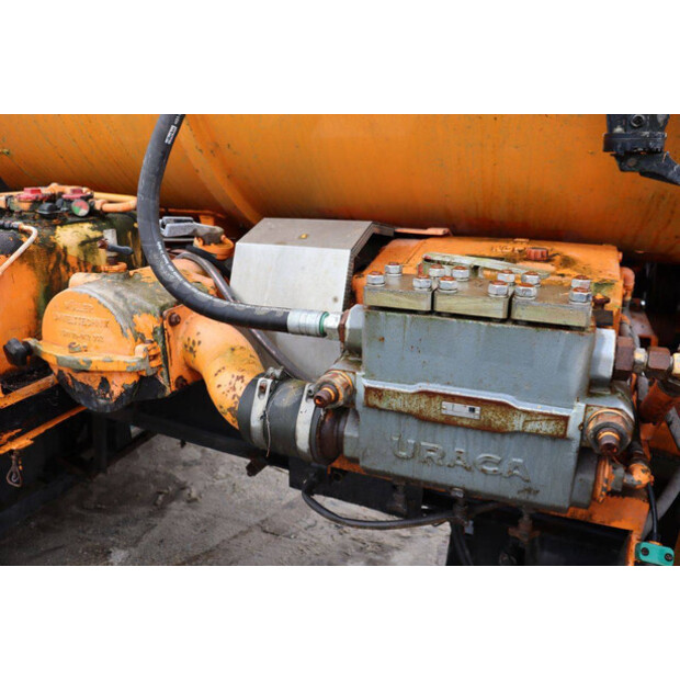 1992 Uraca KD716-G-49246696