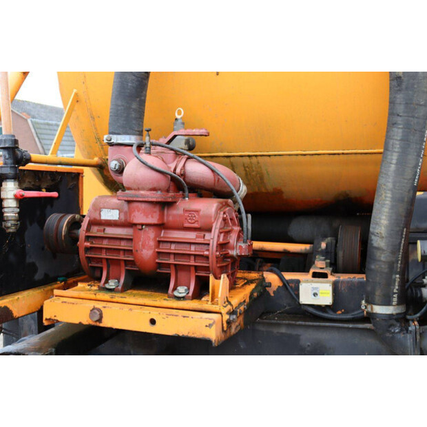 1992 Uraca KD716-G-49246699
