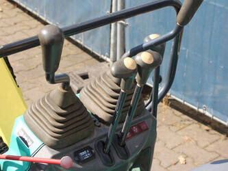 2011-yanmar-sv08-1-1491529-49247363