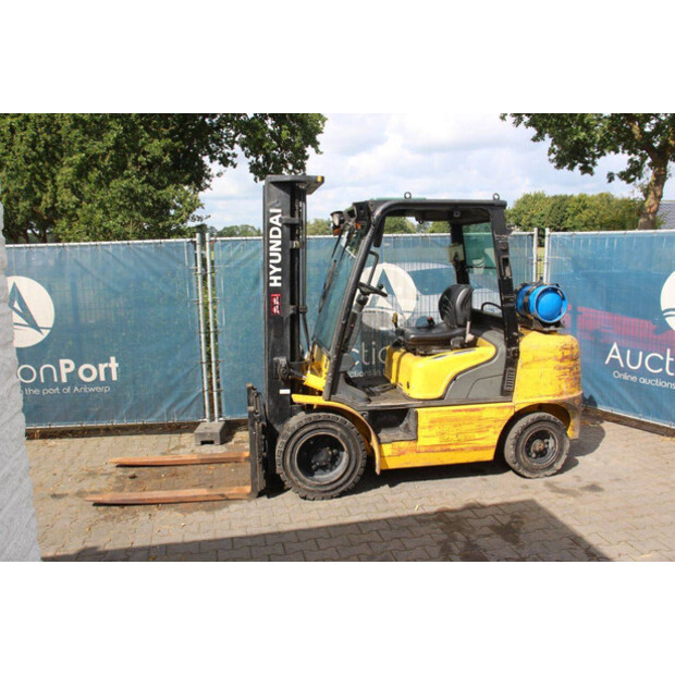 2012 Hyundai 33L-7A-49247452