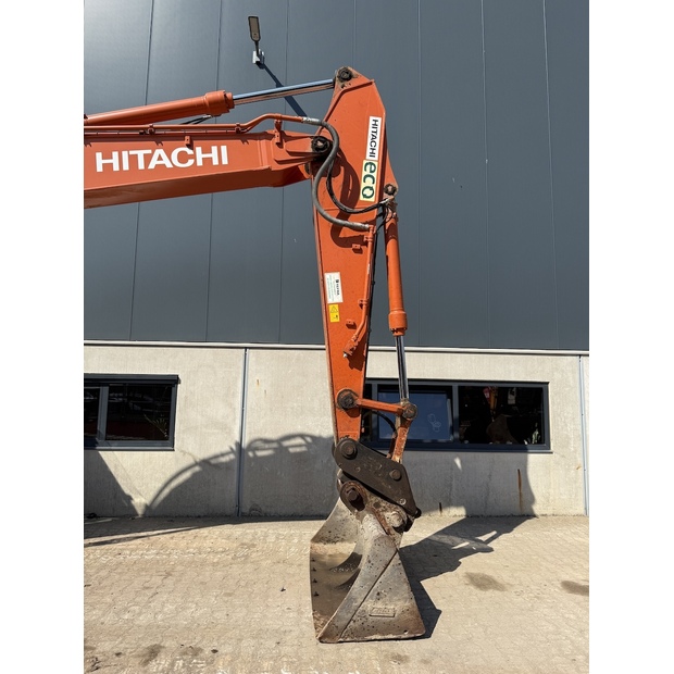 2020 Hitachi ZX210LC-6-49250681