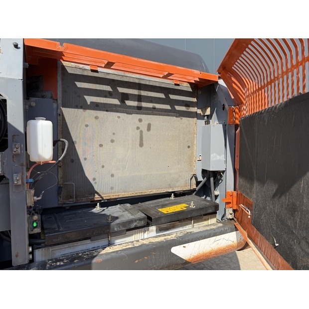 2020 Hitachi ZX210LC-6-49250685
