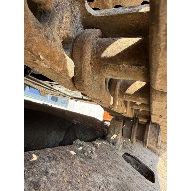 2020 Hitachi ZX210LC-6-49250691