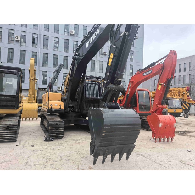 2024 هيونداي R220-49252331