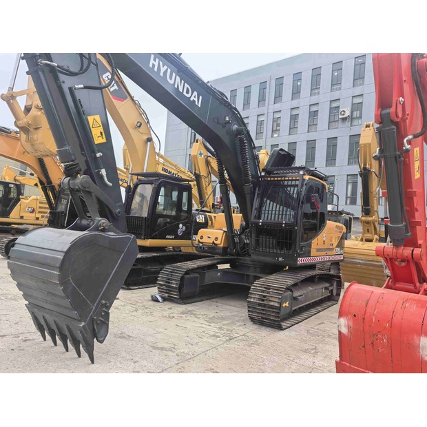 2024 هيونداي R220-49252333