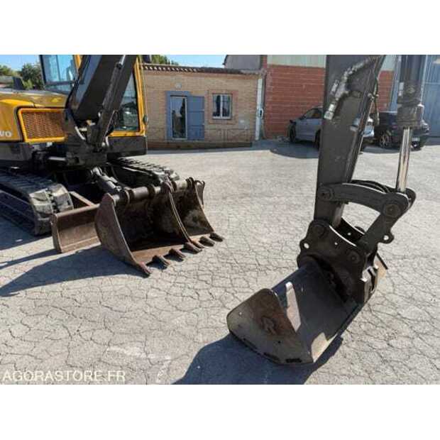 فولفو ECR88D-49252548