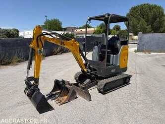 صورة ل حفارات بوبكات E16