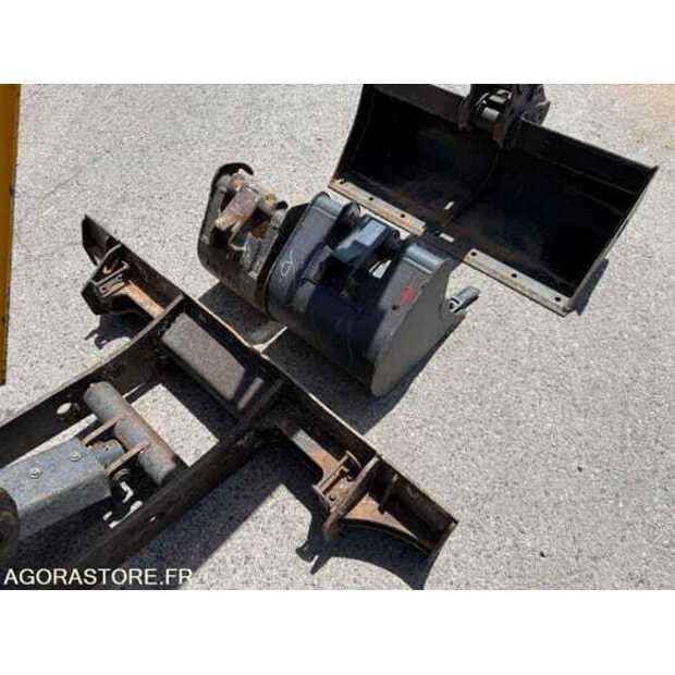 BOBCAT E16-49252648
