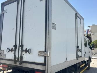 2021-mitsubishi-fuso-canter-49256181