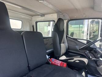 2021-mitsubishi-fuso-canter-49256185