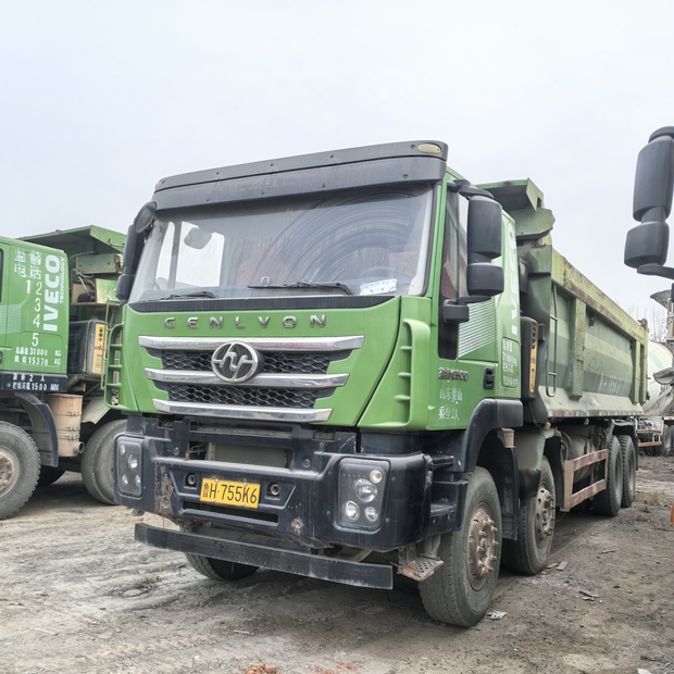 2019 Genlyon C500-49259446