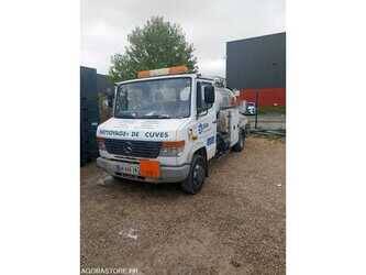 Image for Vacuum Trucks 2002 Mercedes-Benz 814