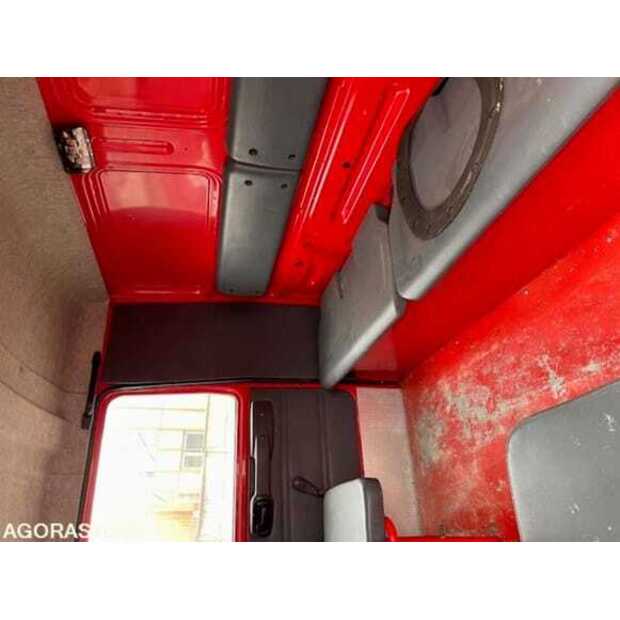 1994 Renault M180-49265118
