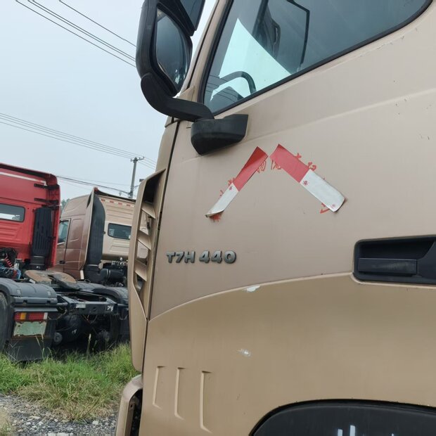 2024 HOWO T7H430HP-49266437