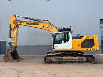 صورة ل حفارات 2022 ليبهير R930LC