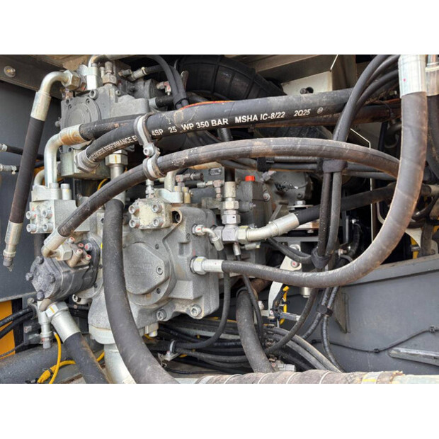 2022 ليبهير R930LC-49269852