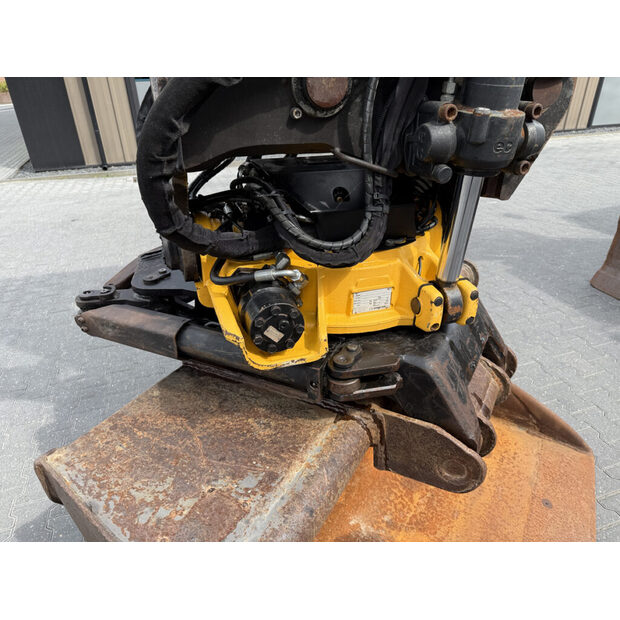 2010 Caterpillar M313D-49271865