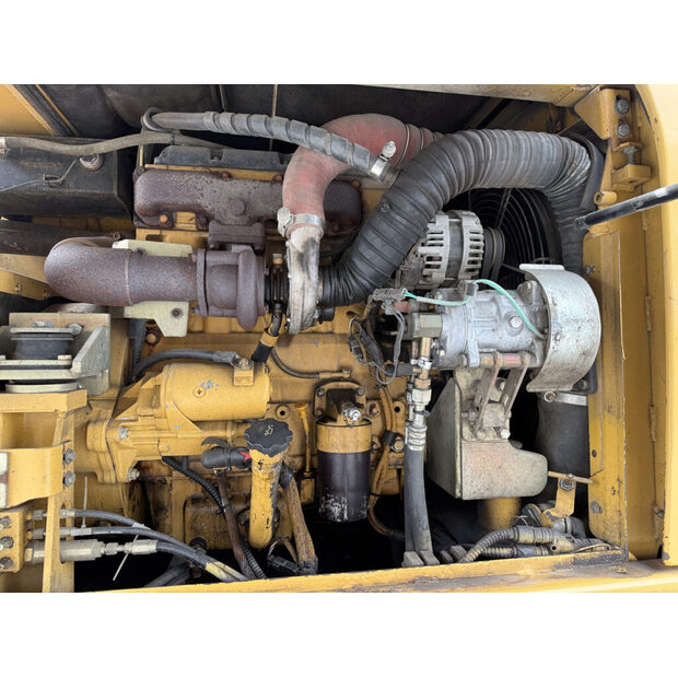 2010 Caterpillar M313D-49271876