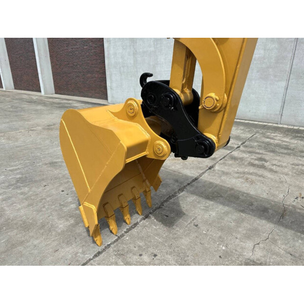 2017 Caterpillar 305.5E2-49275313
