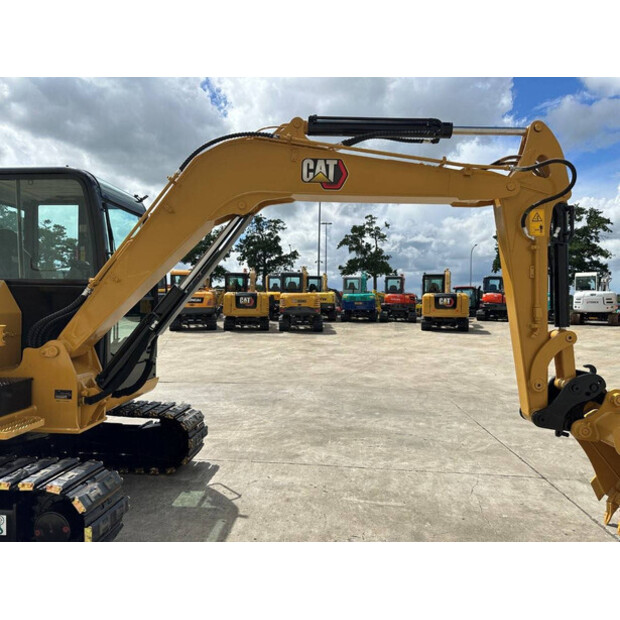 2017 Caterpillar 305.5E2-49275319