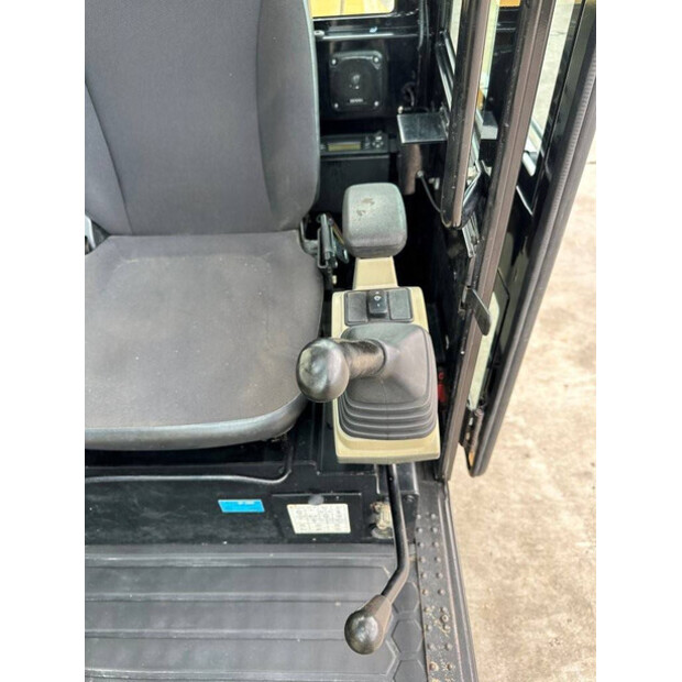 2017 Caterpillar 305.5E2-49275343
