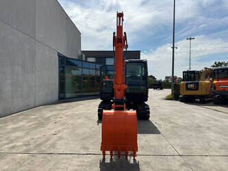 2013-hitachi-zx60-5g-49275648