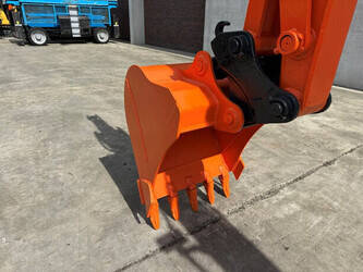 2013-hitachi-zx60-5g-49275654