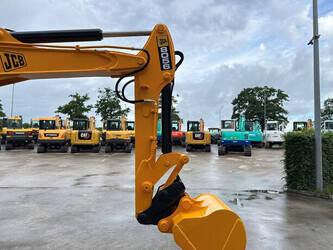 2009-jcb-8056-1492316-49275729