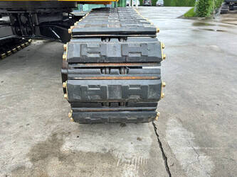 2009-jcb-8056-1492316-49275734