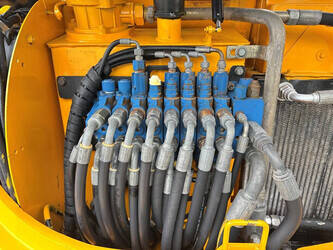 2009-jcb-8056-1492316-49275744