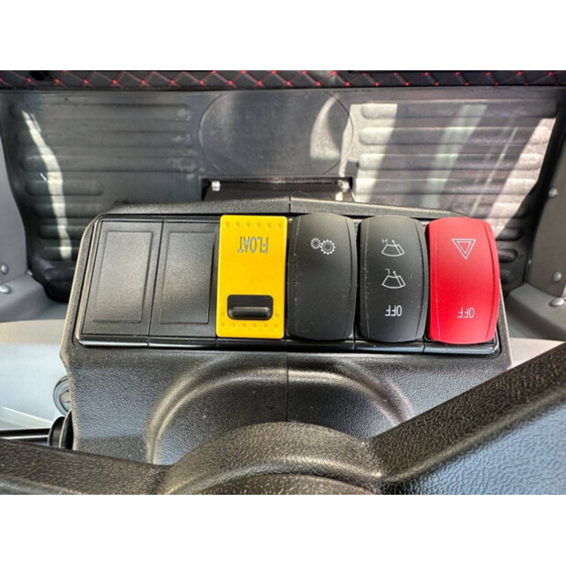 2026 وولف WL825-49276017
