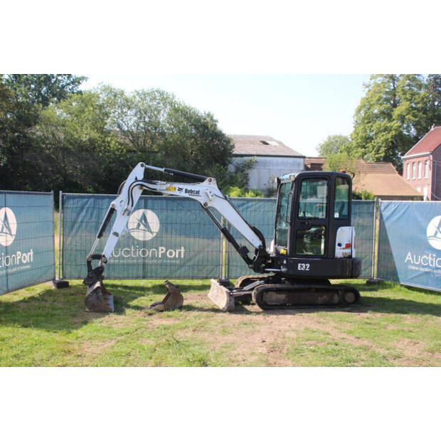 2016 BOBCAT E32-49276635