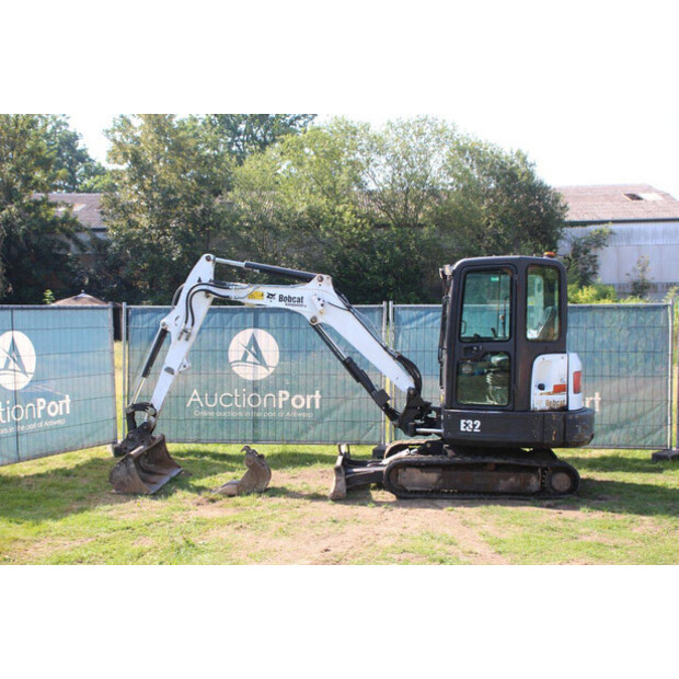 2016 BOBCAT E32-49276636
