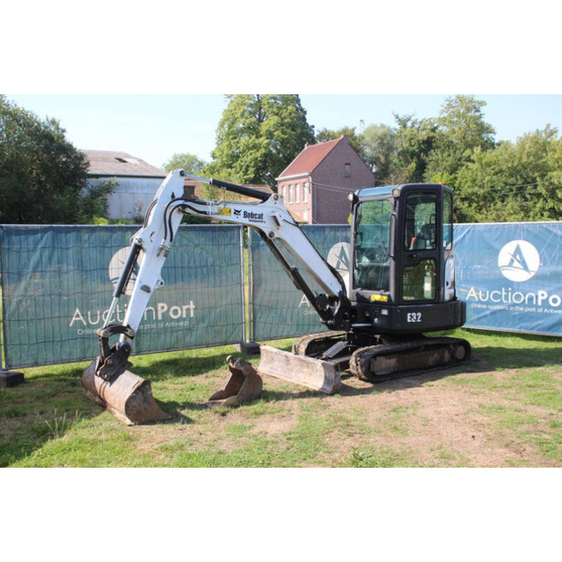 2016 BOBCAT E32-49276642