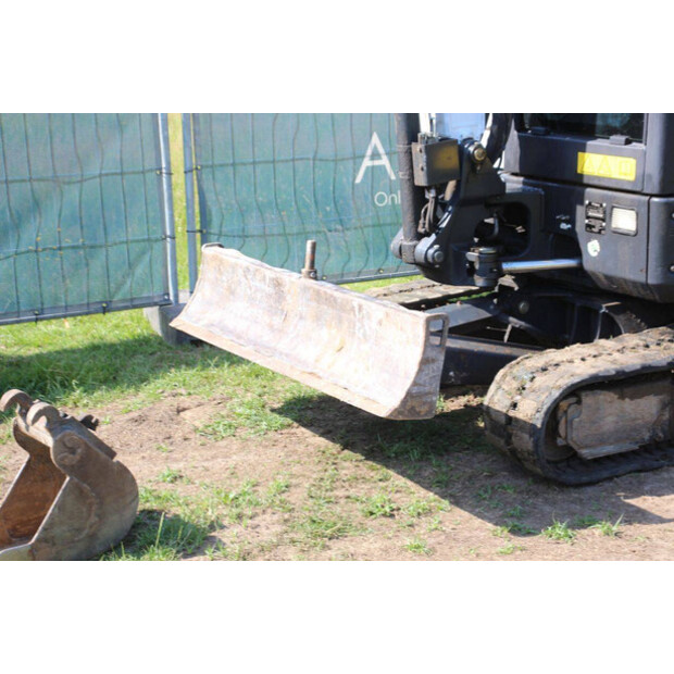 2016 BOBCAT E32-49276675