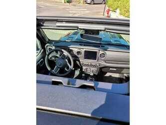jeep-wrangler-overland-49277909