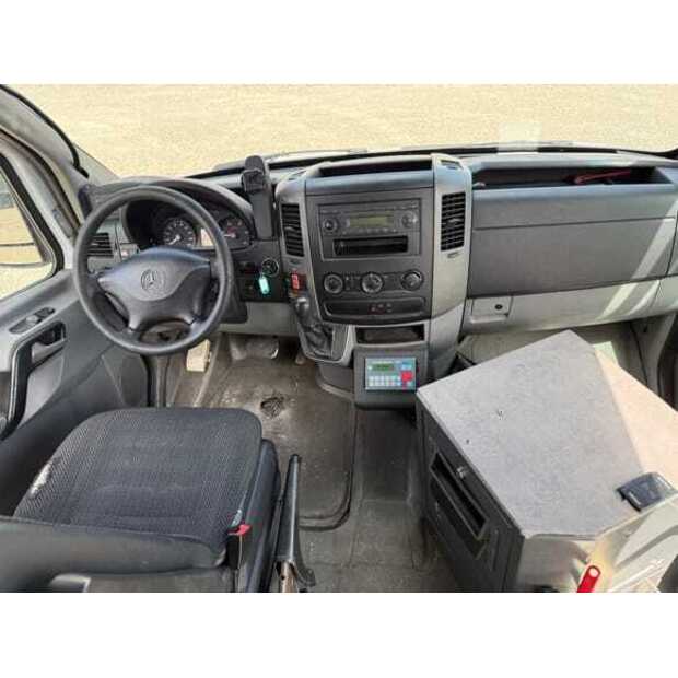 Mercedes-Benz SPRINTER-49278050