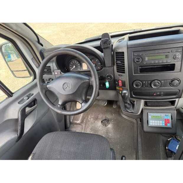 Mercedes-Benz SPRINTER-49278051
