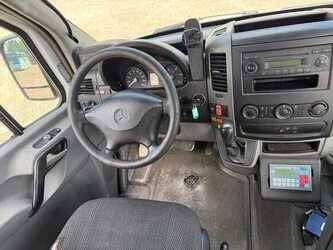 mercedes-benz-sprinter-1492386-49278051