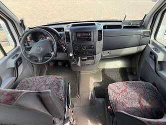 mercedes-benz-sprinter-1492388-49278075