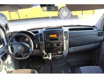 mercedes-benz-sprinter-1492389-49278085