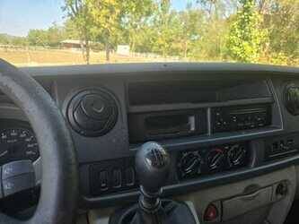 renault-master-1492398-49278280