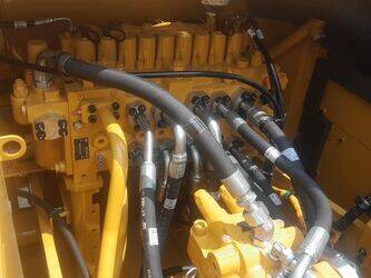 2026-caterpillar-324-1492762-49284385