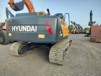 2026-hyundai-hx220-1492770-49284482
