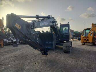 2026-hyundai-hx220-1492770-49284491