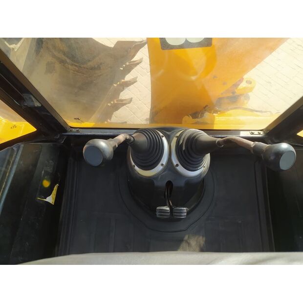 2019 JCB 3DX-49284518